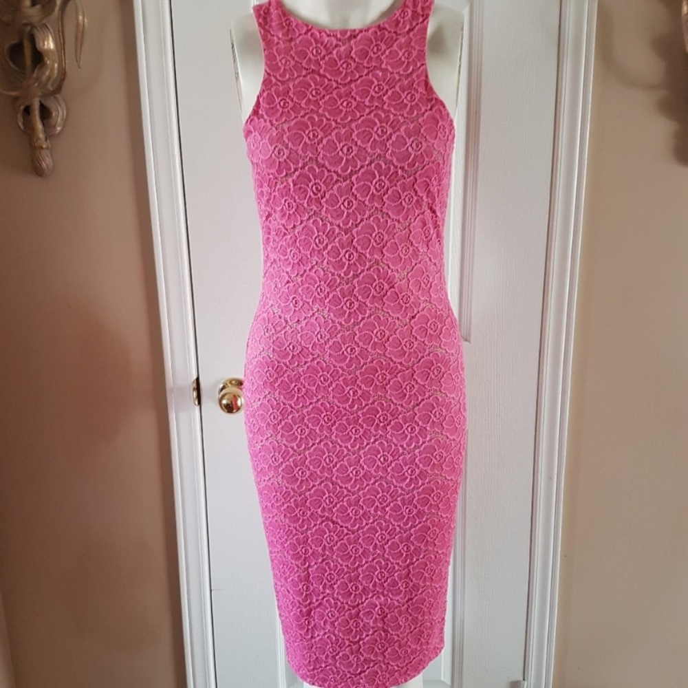 ❤Va Va Voom❤New Eyelet Pink Bodycon dress